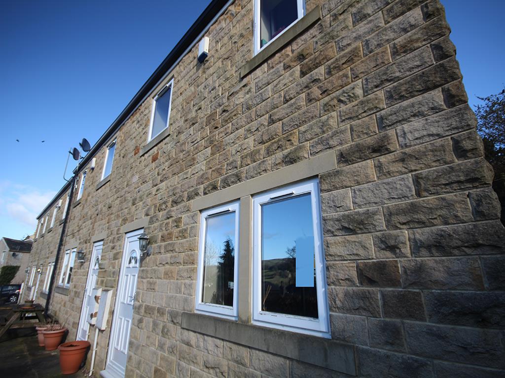 3 bedroom end terrace house To Let in Foulridge - Main Image